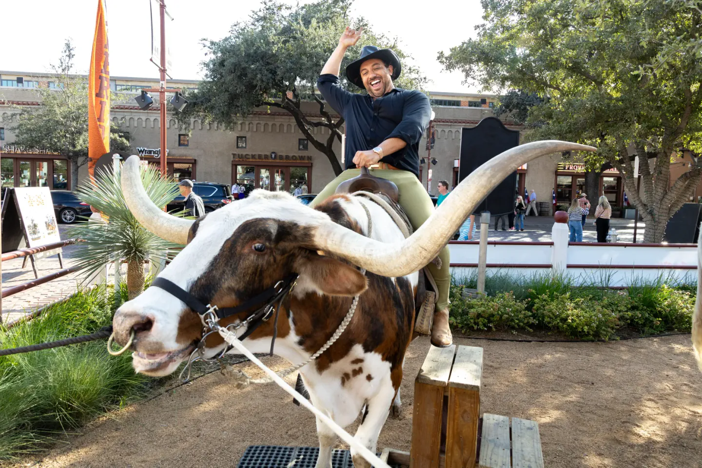 Longhorn photo moment at EO XCentric, Fort Worth, 2024